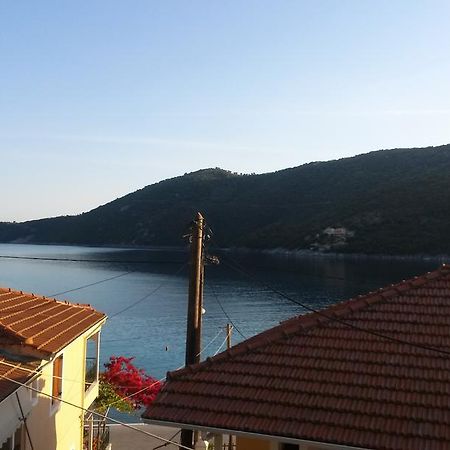 ミクロス・ギアロスPorto Porosアパートメント エクステリア 写真